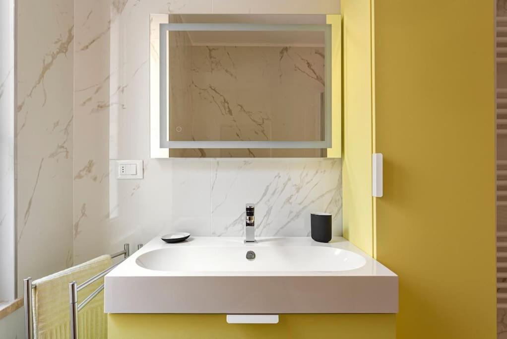 Amazing Apartment In Duomo Milano Exteriör bild