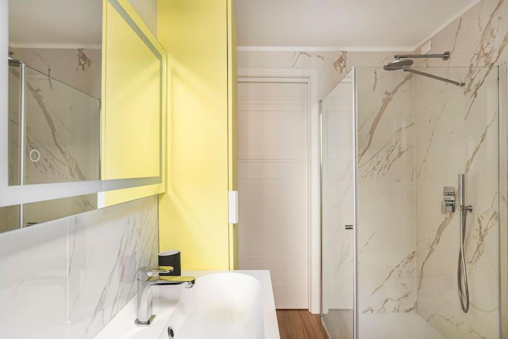 Amazing Apartment In Duomo Milano Exteriör bild